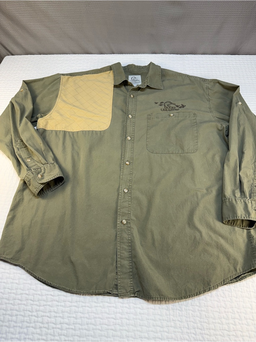 Ducks Unlimited Olive Shooting Shirt Size L (stop on sleeve, shown in pictures)